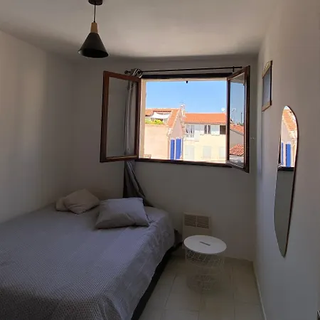T2 Proche Des Calanques Apartment *